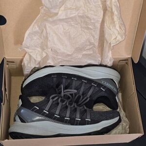 Merrell Black and Gray Sneakers Size 8 Wide